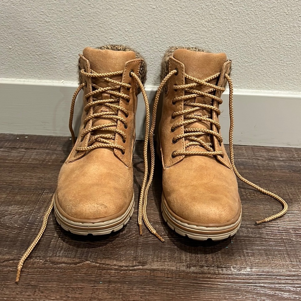 White Mountain Lace Up Boots - Picture 2 of 4